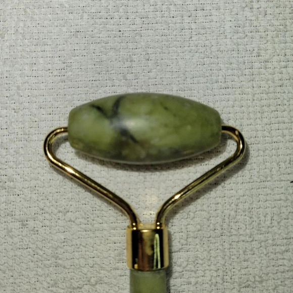 New in  box Lori Jade Face Massage Roller Beauty Face Treatment - Picture 8 of 10